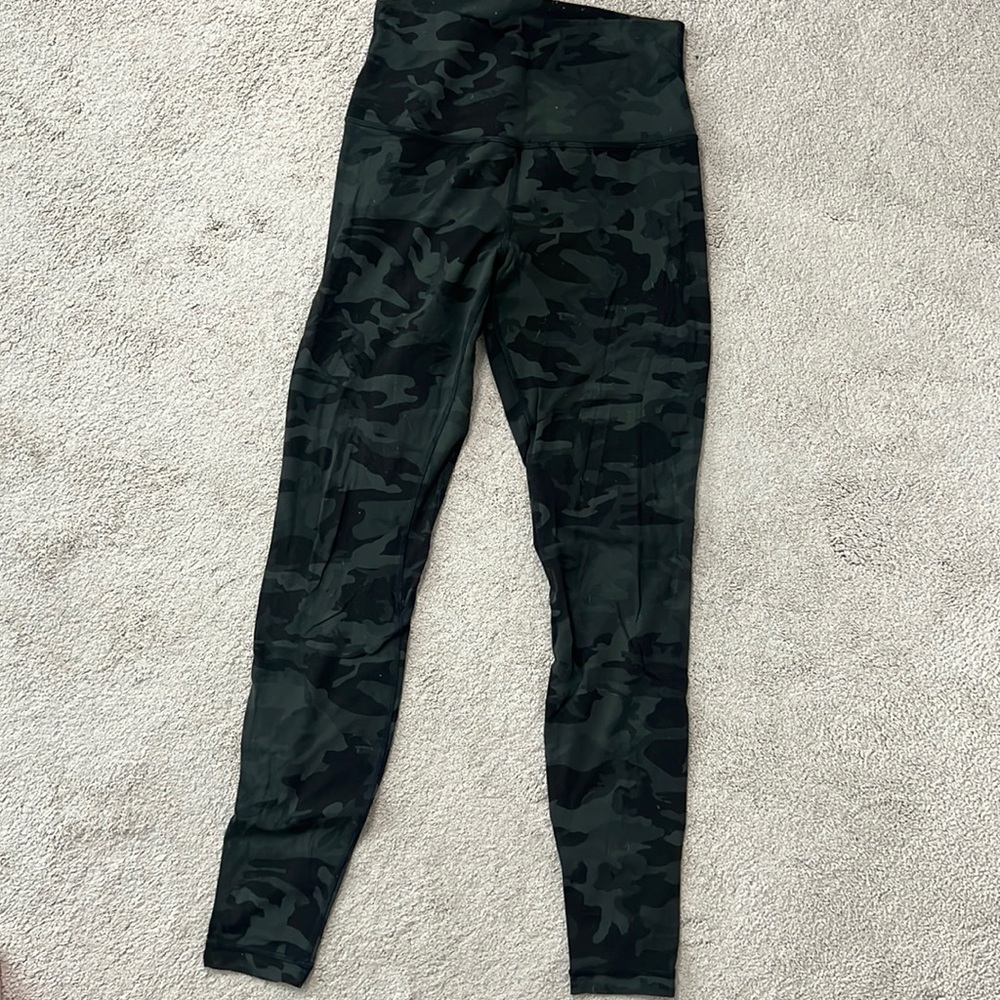 Lululemon align pants sz 6 camo green great condition.